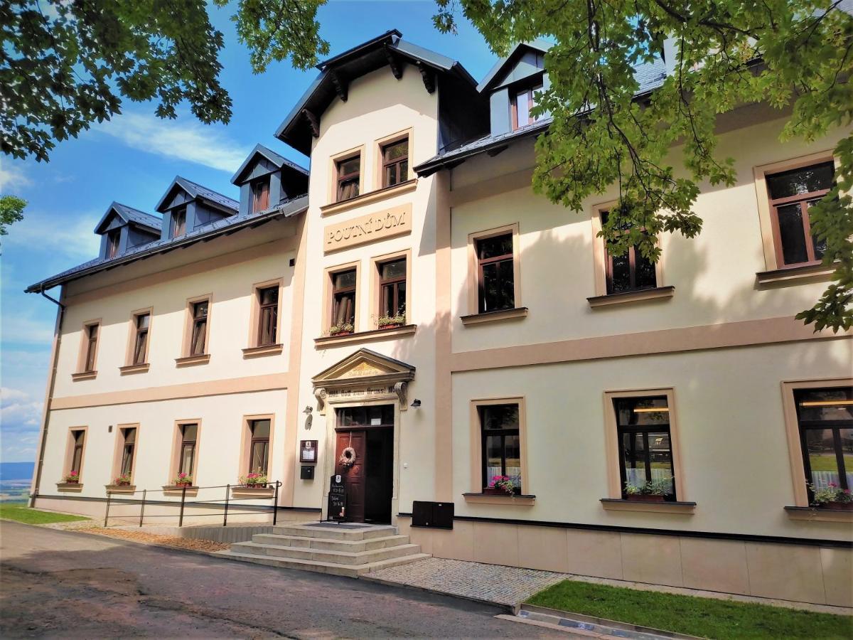 Hotel Poutni Dum Králíky Kültér fotó