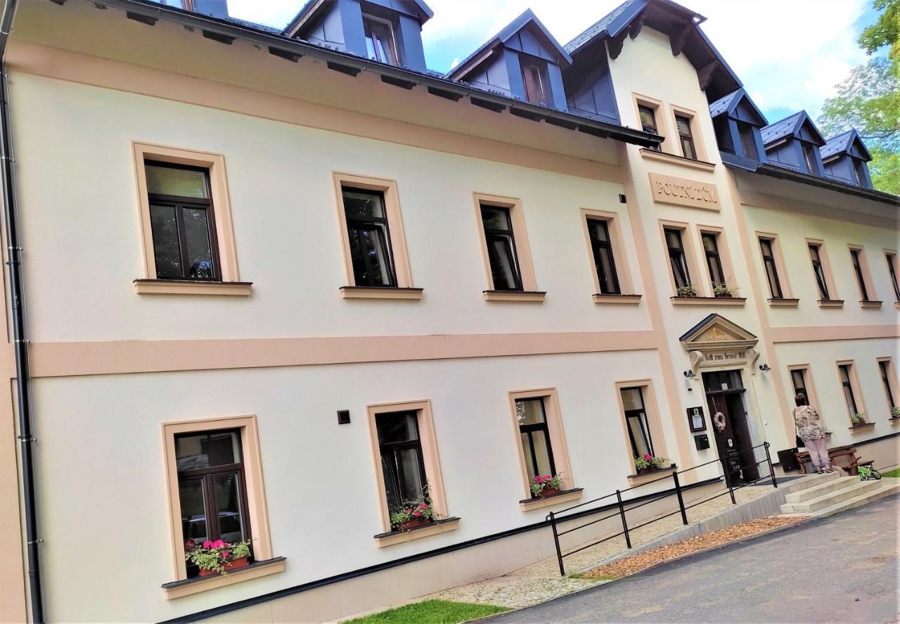 Hotel Poutni Dum Králíky Kültér fotó