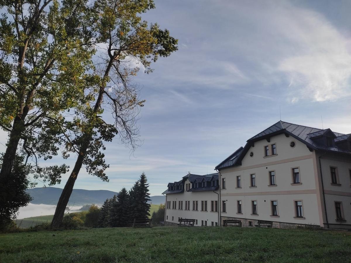 Hotel Poutni Dum Králíky Kültér fotó