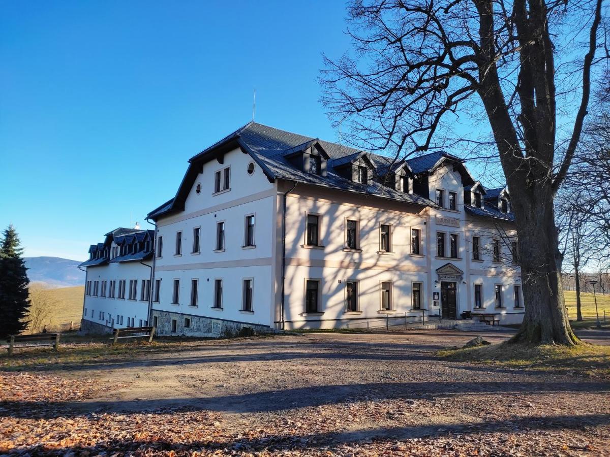 Hotel Poutni Dum Králíky Kültér fotó