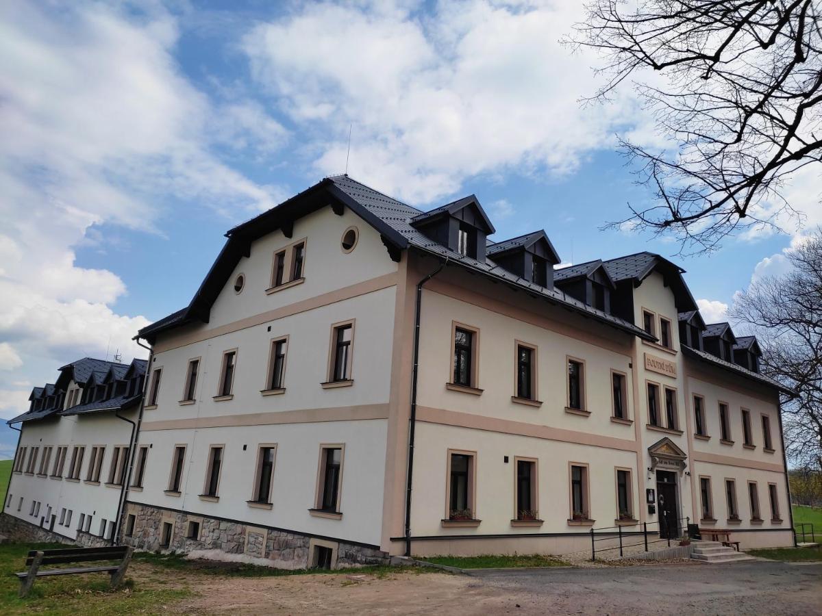 Hotel Poutni Dum Králíky Kültér fotó