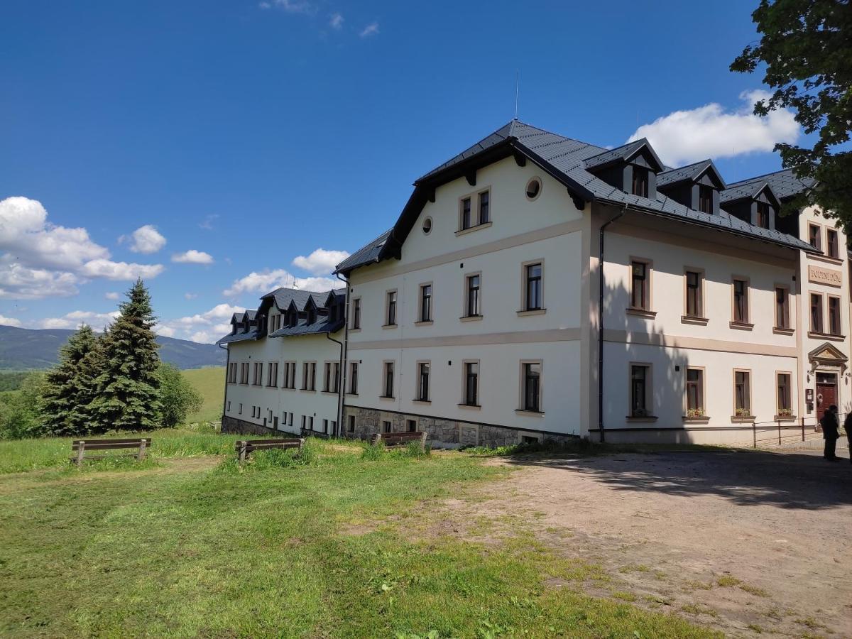 Hotel Poutni Dum Králíky Kültér fotó